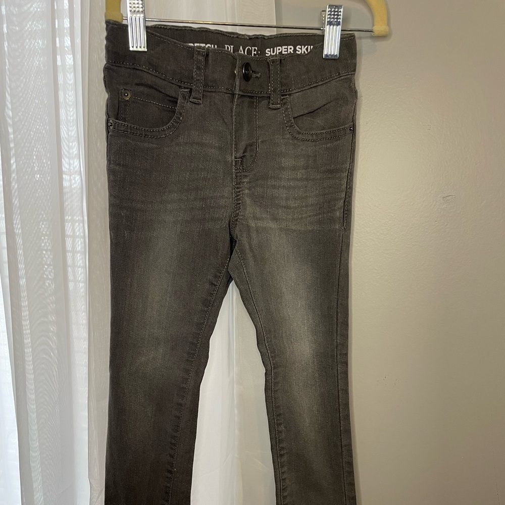 Childrens Place Boys size 5 gray jeans
